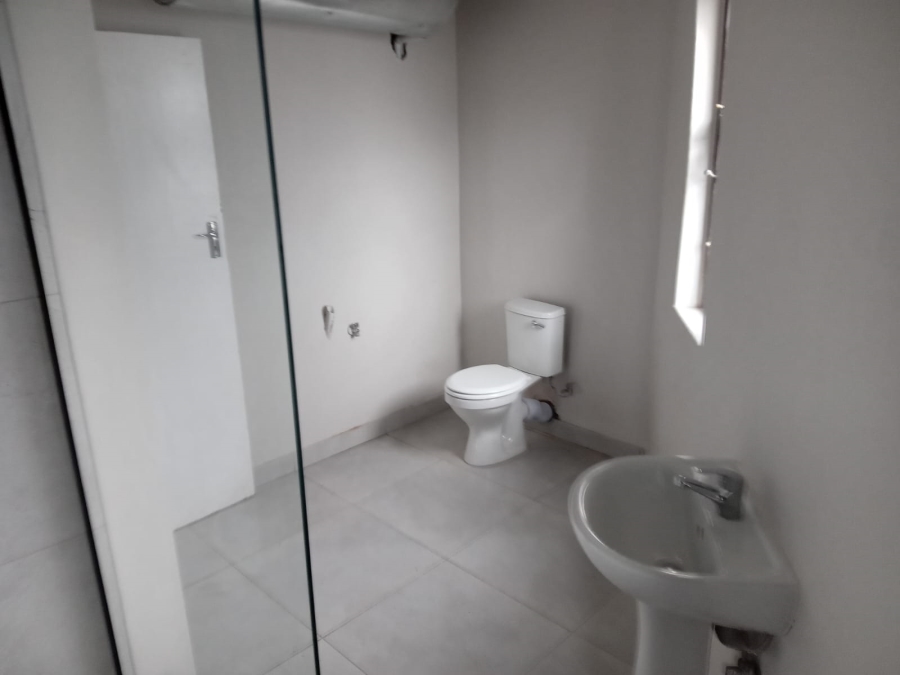 To Let 2 Bedroom Property for Rent in Kenilworth Western Cape